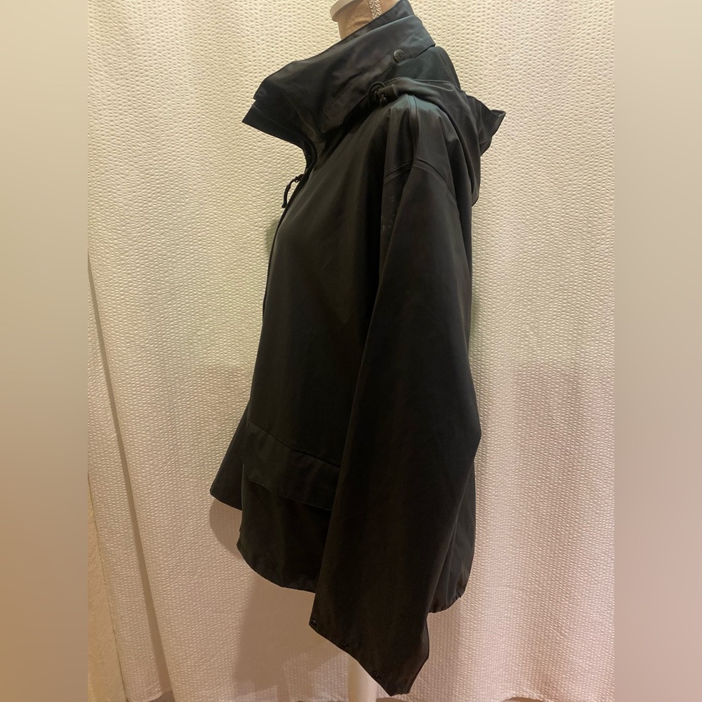 Helly Hansen Rain Jacket - image 9